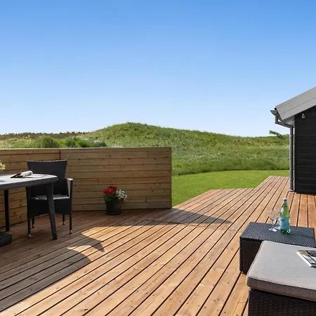 Prázdninový dům 3 Bedroom In *